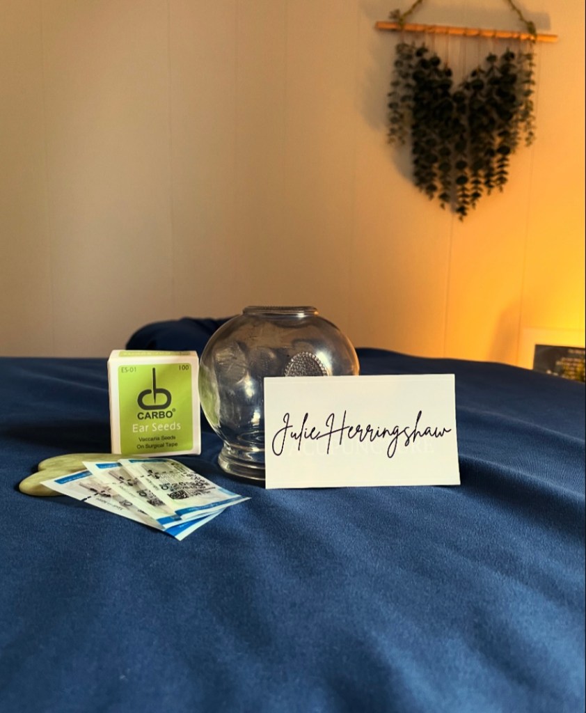 Cupping therapy, acupuncture needles